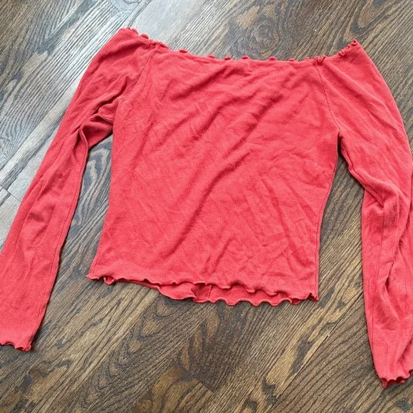 Red Off-Shoulder Button-Up Top - Picture 5 of 5